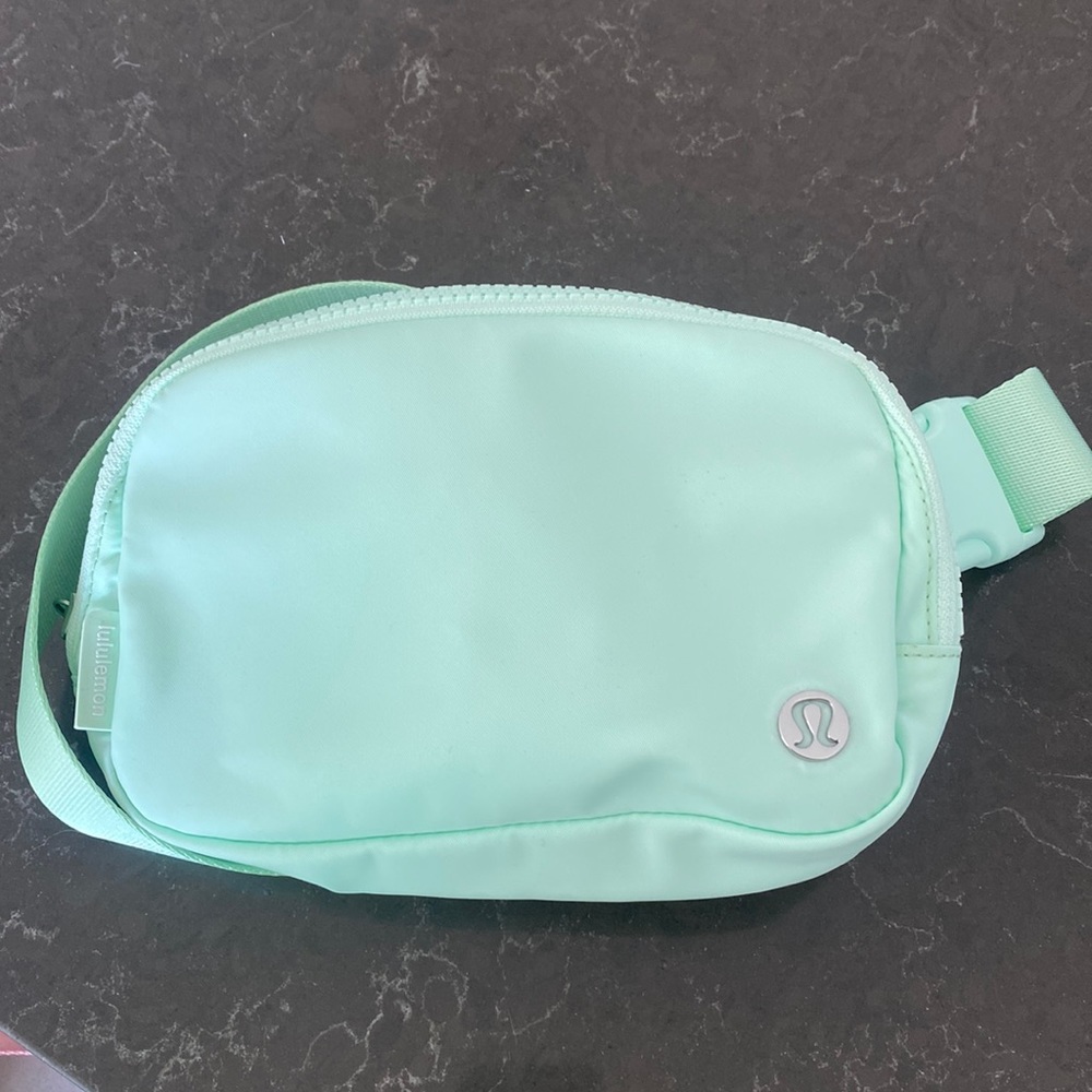NWOT Mint Green Lululemon Belt Bag